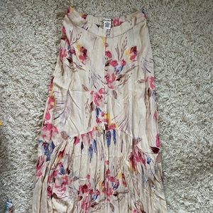 Billabong skirt with middle slit